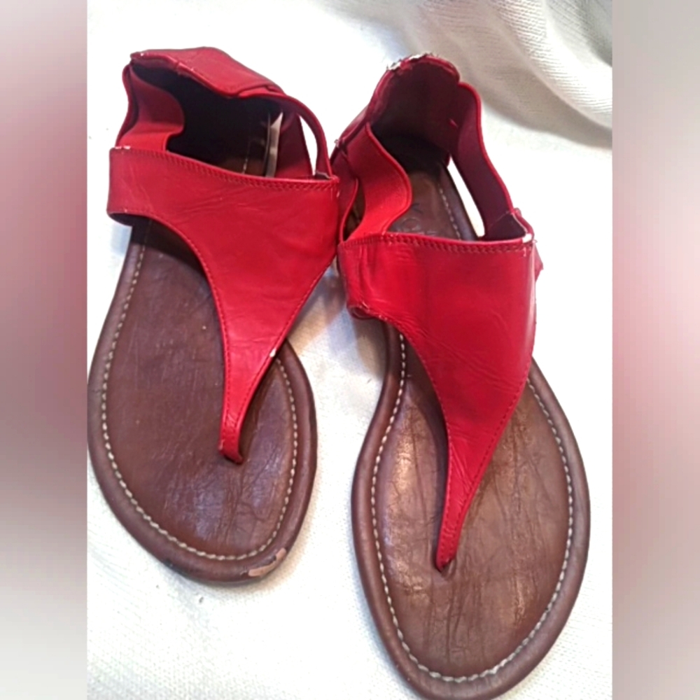 KALI Ladies Red Thong Sandals Sz 6